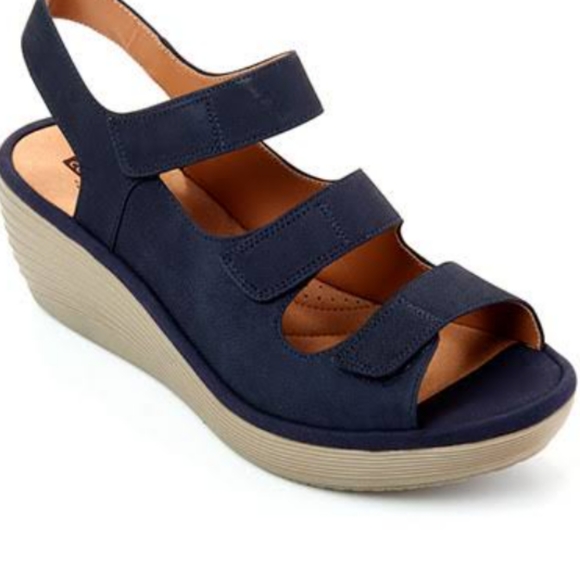 clarks navy wedges